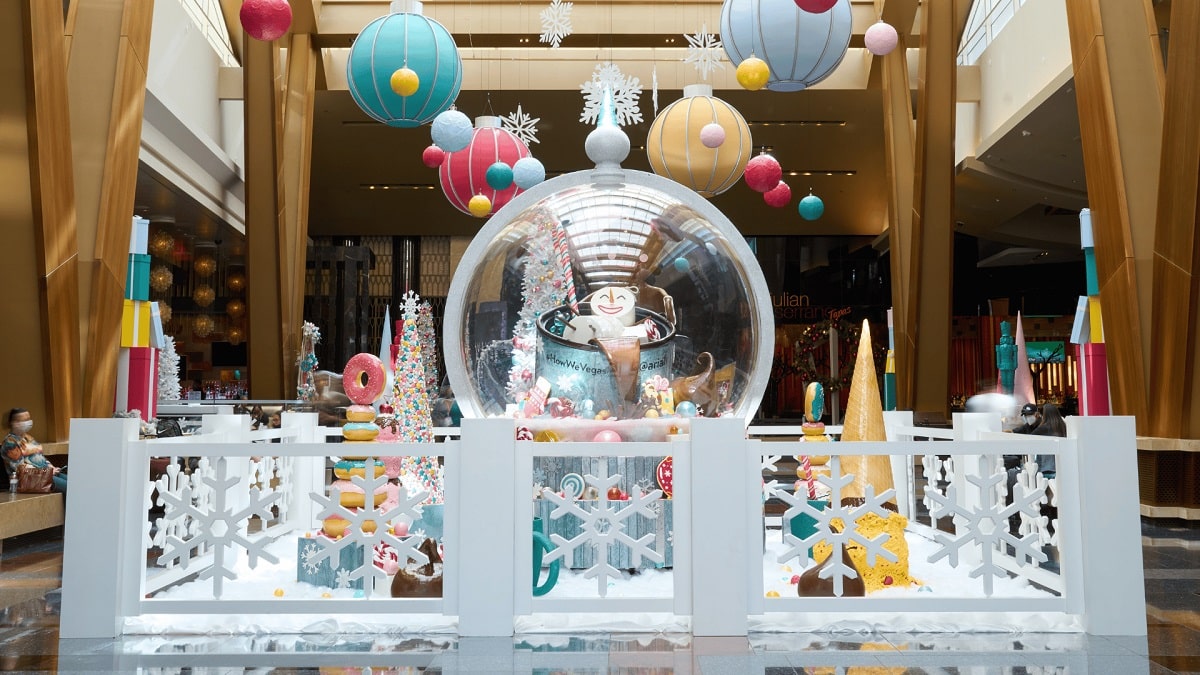 Aria Resort’s Giant Gingerbread House 